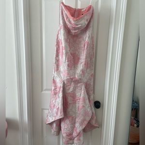 Lovers and Friends Size Small Urgonia Gown in Pink Tonal.